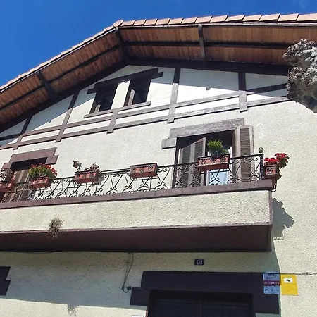 Tuul Etxea, En Caserio A 8km De Bilbao, Bano Compartido