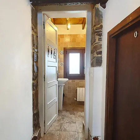 Tuul Etxea, En Caserio A 8km De Bilbao, Bano Compartido *