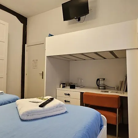 Tuul Etxea, En Caserio A 8km De Bilbao, Bano Compartido