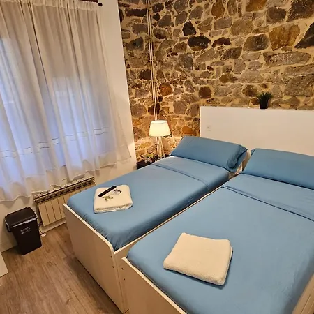 Tuul Etxea, En Caserio A 8km De Bilbao, Bano Compartido *