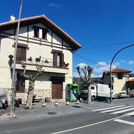 Homestay Tuul Etxea, En Caserio A 8km De Bilbao, Bano Compartido *