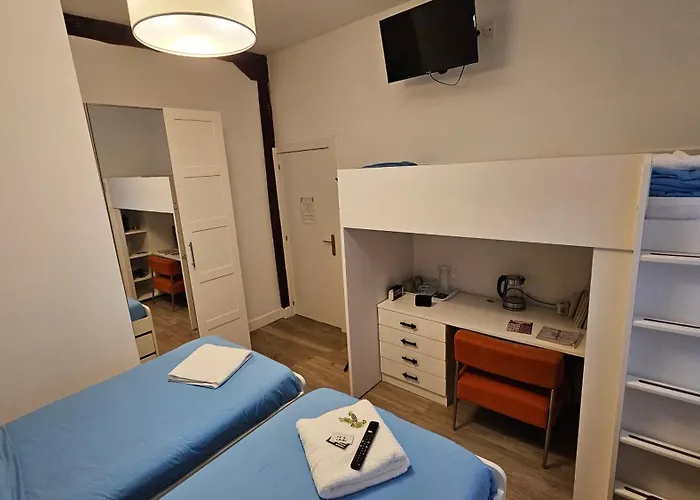 Tuul Etxea, En Caserio A 8km De Bilbao, Bano Compartido