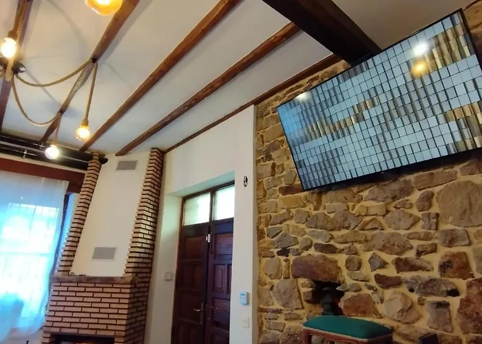 Tuul Etxea, En Caserio A 8km De Bilbao, Bano Compartido *