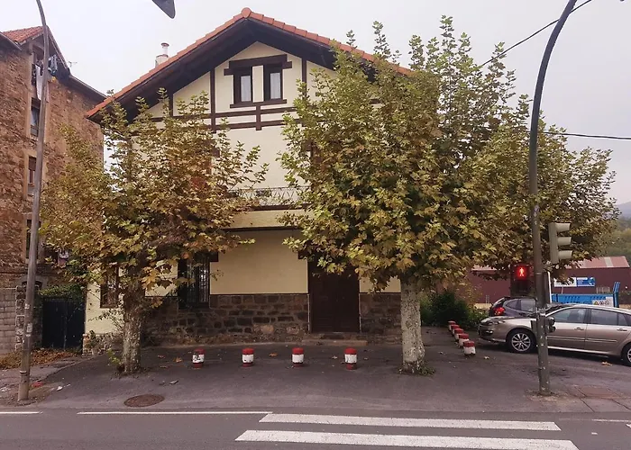 Tuul Etxea, En Caserio A 8km De Bilbao, Bano Compartido