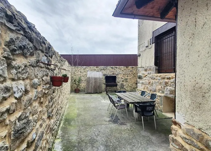 Tuul Etxea, En Caserio A 8km De Bilbao, Bano Compartido منزل للإقامة *