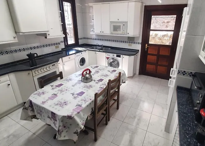 Tuul Etxea, En Caserio A 8km De Bilbao, Bano Compartido منزل للإقامة